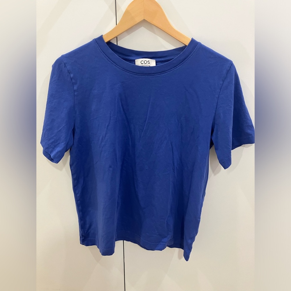 Lightweight Slightly Cropped COS T-Shirt